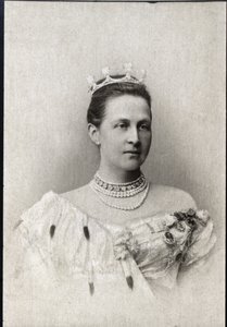 Retrato de Olga Konstantinovna de Rusia (1851-1926), Reina de Grecia de French Photographer